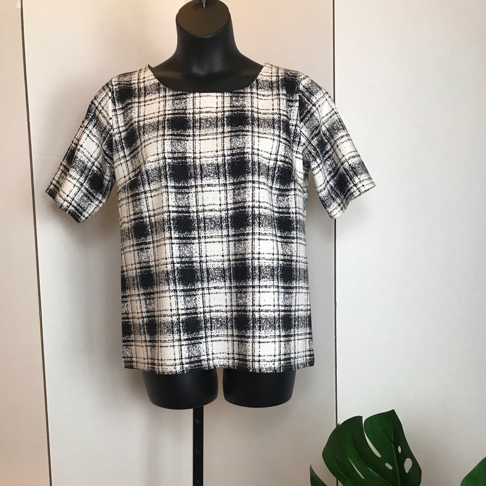 1. Boxed Black & White Printed Short Sleeved Top